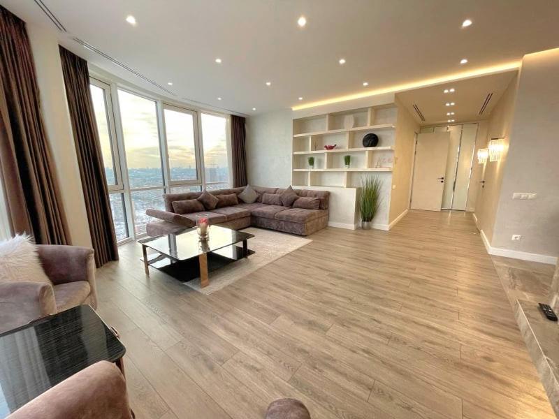 Vip Apartment 120M2 With Panoramic Windows, 22 Floor. Obolon Kyiv Exterior photo