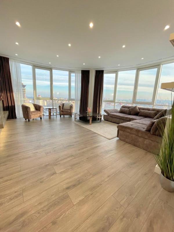 Vip Apartment 120M2 With Panoramic Windows, 22 Floor. Obolon Kyiv Exterior photo